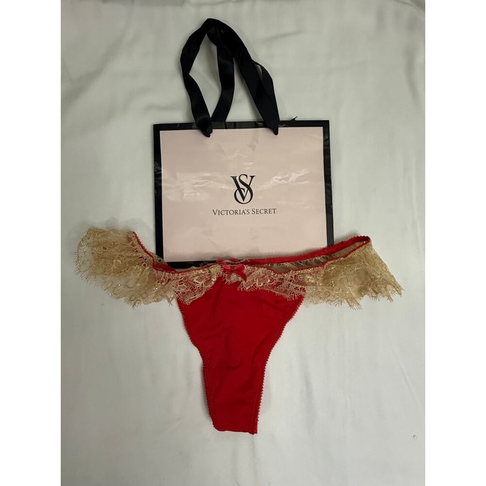 NWT Vintage Victoria’s Secret Dream Angels Thong Panty Red & Gold Lace Sz S 2012